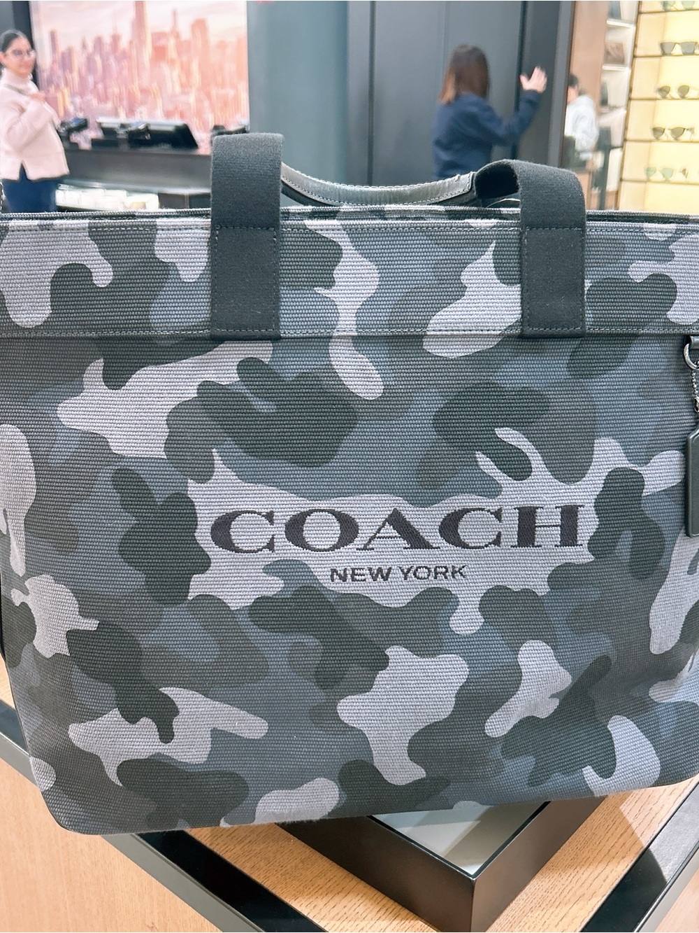 Nwt Coach Men’s Gray Camo tote 38 Bag cy805